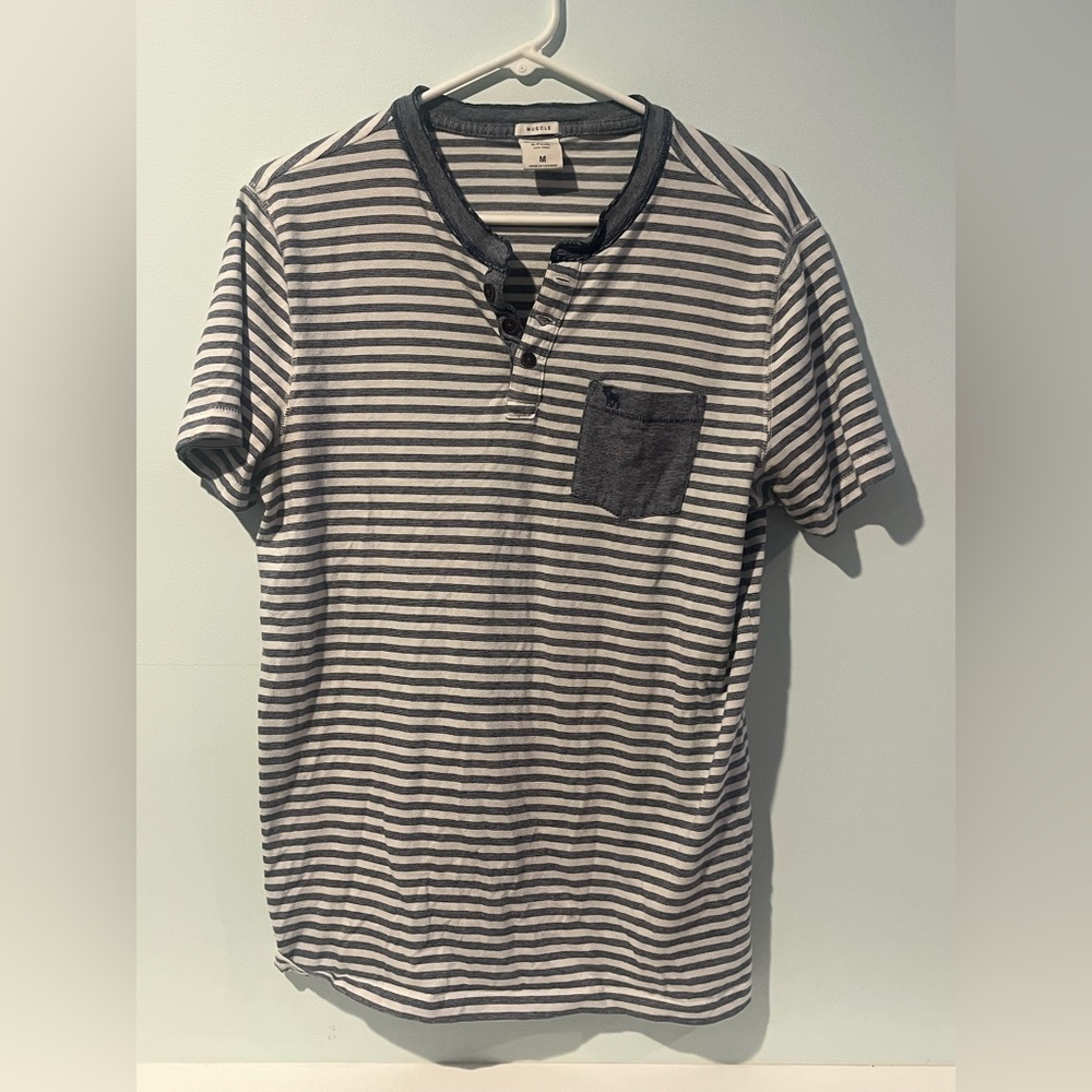 Abercrombie & Fitch Men’s Striped Henley Pocket Blue and White, Size Medium